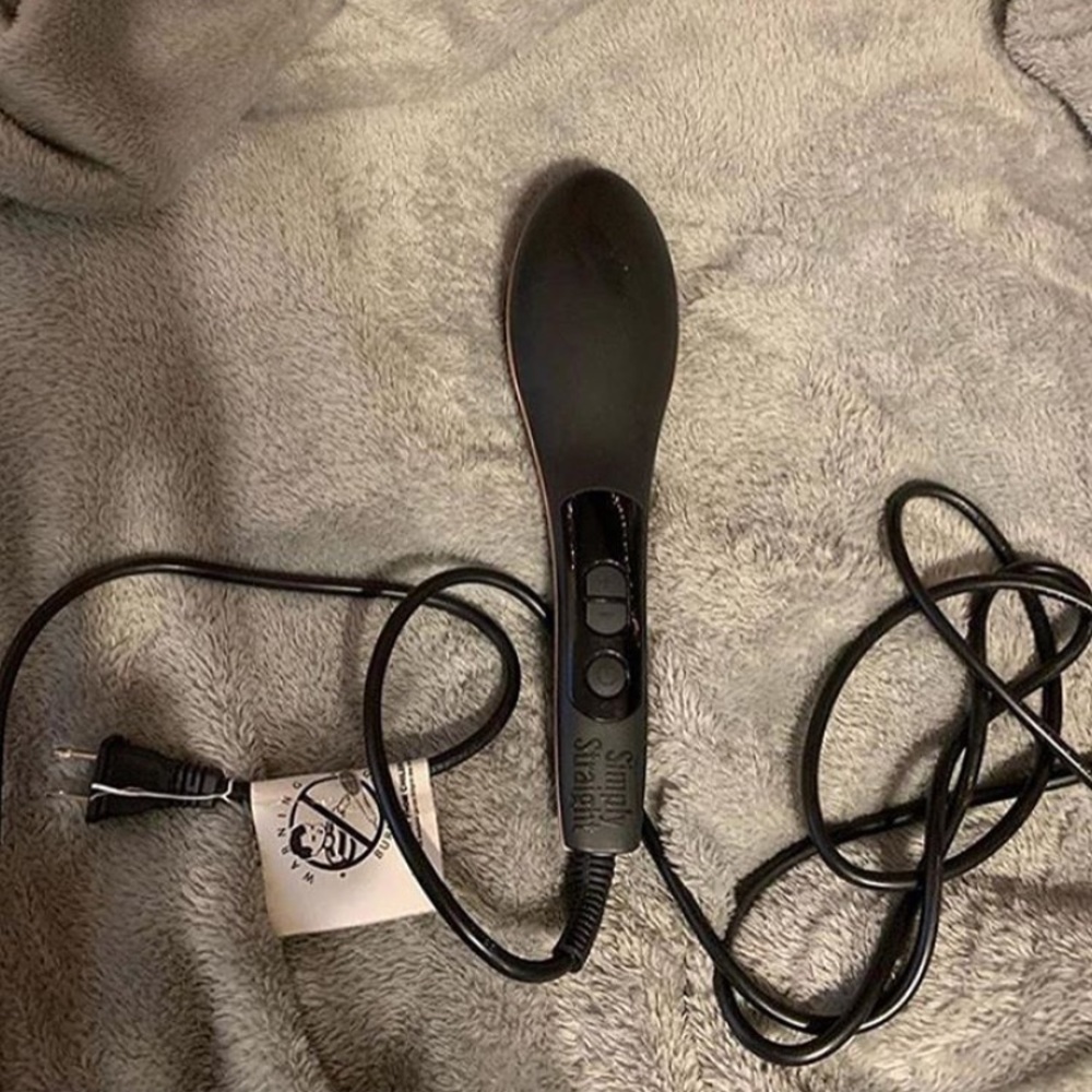 Simply straight hair brush straightener